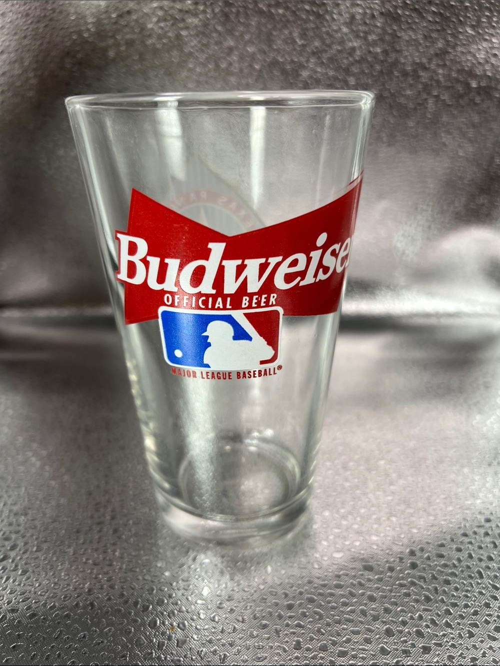 Budweiser/Texas Angers Clear Pint Glass with Red Logo and Blue MLB Emblem